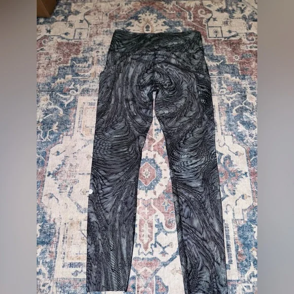 Lululemon Fast & Free dimensional Icing blue 25” tight leggings - Picture 7 of 10